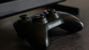 تتعاون شركة فالف وهوري لإطلاق أجهزة تحكم لاسلكية مركزة على ستيم